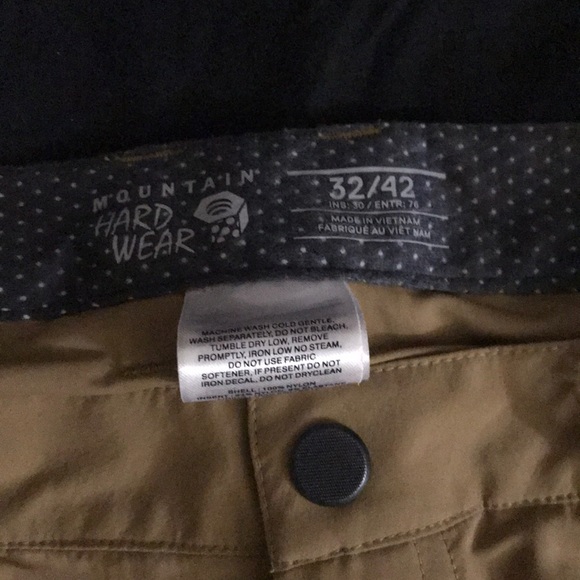 Mountain Hardwear zip off pants - Picture 3 of 3